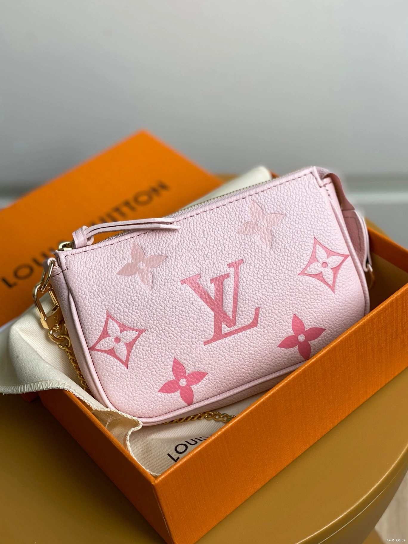 Frstbag ru POCHETTE LOUIS MINI ACCESSOIRES VUITTON 0723